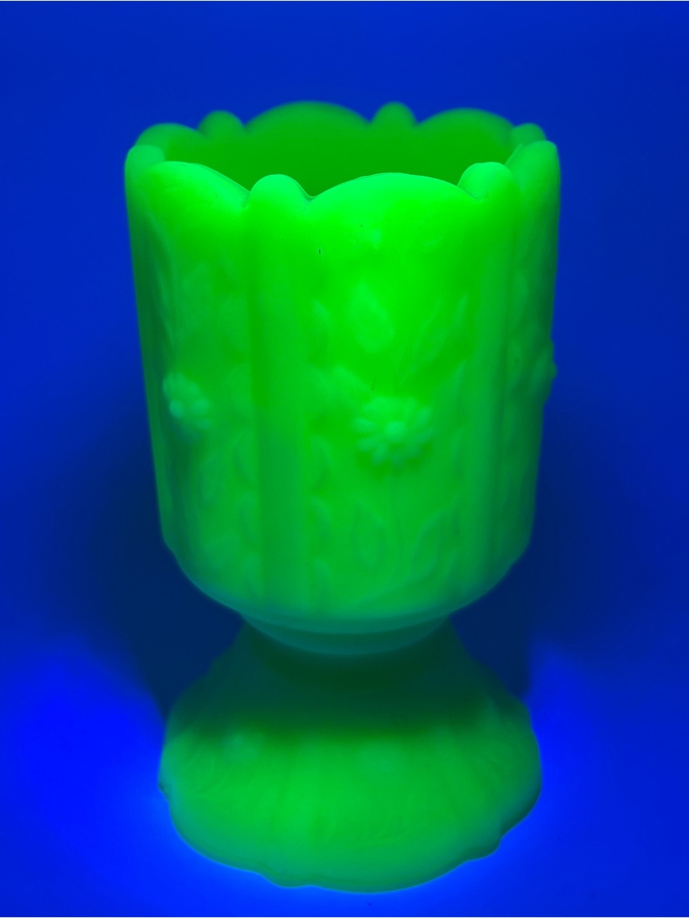 Vintage Fenton Daisy Pattern Lime Green Custard Uranium Glass Toothpick Holder
